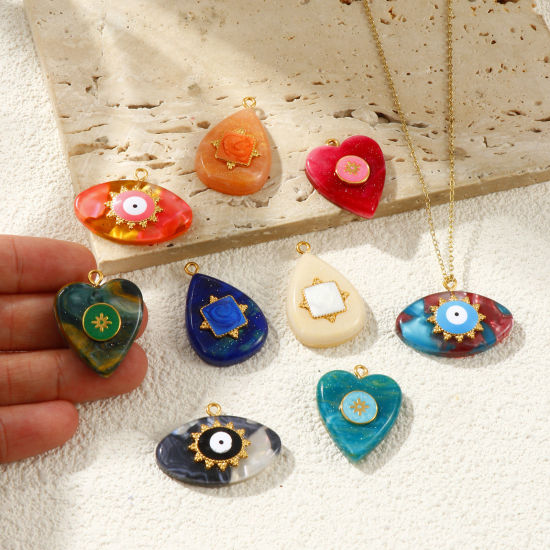 1 個 エコフレンドリー PVD 防水 耐変色性の 低アレルギー性の 304ステンレス鋼＋樹脂 チャーム 卸売り 18Kリアルゴールドメッキ の画像