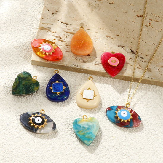 1 個 エコフレンドリー PVD 防水 耐変色性の 低アレルギー性の 304ステンレス鋼＋樹脂 チャーム 卸売り 18Kリアルゴールドメッキ の画像