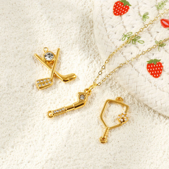 2 個 エコフレンドリー PVD 防水 耐変色性の 低アレルギー性の 304ステンレス鋼 スポーツ コネクター ペンダント チャーム 卸売り 18Kリアルゴールドメッキ の画像