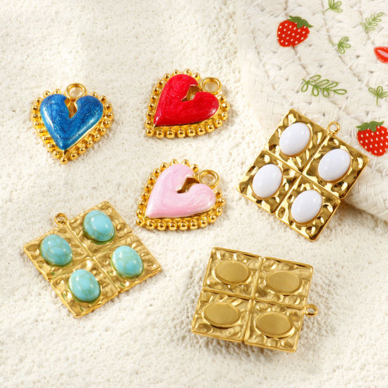 2 個 エコフレンドリー PVD 防水 耐変色性の 低アレルギー性の 304ステンレス鋼 チャーム 卸売り 18Kリアルゴールドメッキ ハート 正方形 の画像