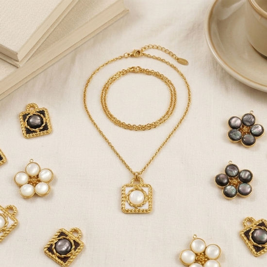Picture of 1 Piece Eco-friendly PVD Waterproof Anti-Tarnish Hypoallergenic 304 Stainless Steel & Natural Shell Charms Wholesale 18K Real Gold Plated