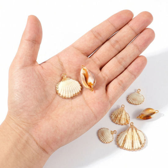 Bild von Natürliche Muschel & Messing Ozean Schmuck Steckverbinder Charms Anhänger Großhandel 18K Vergoldet Zufällig 3D