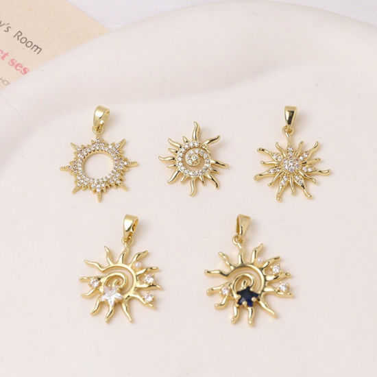 Immagine di 2 Pz Ottone Galassia Ciondoli Pendenti All'Ingrosso Placcato Oro 18K Sole Trasparente Cubic Zirconiae