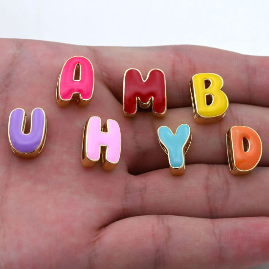 Bild von Messing Perlen zur DIY-Schmuckherstellung Großhandel 18K Vergoldet Bunt Großbuchstaben Message " A-Z " Emaille