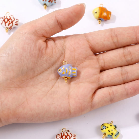 Imagen de 2 Unidades Respetuoso del Medio Ambiente 304 Acero Inoxidable & Cerámica Joyería del océano Colgantes Al Por Mayor Chapado en Oro de 18K Pez 3D 20mm x 19mm