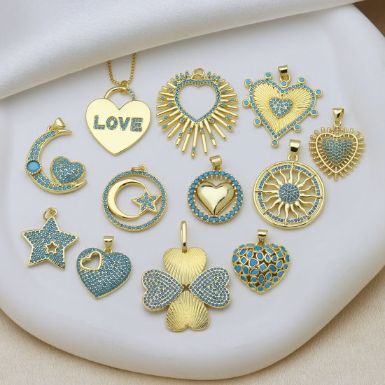 Picture of Brass Charm Pendant Wholesale 18K Gold Plated Heart Four Leaf Clover Blue Cubic Zirconia