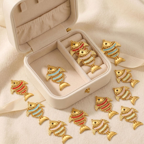 Bild von Umweltfreundliche PVD Wasserdicht Anlaufgeschützt Hypoallergen 304 Edelstahl Ozean Schmuck Anhänger Großhandel 18K Echtgold plattiert Emaille Fisch Beweglich 5.2cm x 3.4cm