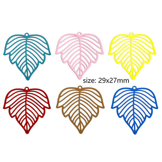 Bild von 10 Stück Eisenlegierung Filigran Stempel Verzierung Charms Bunt Ahornblatt Spritzlackierung 29mm x 27mm