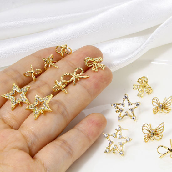 Immagine di 2 Pz Ecologico Ottone Squisito Orecchino a Bottone dell'Orecchio per Accessori per la Creazione di Gioielli Fai-da-te Placcato Oro 18K Cravatta a Farfalla Pizzo Trasparente Strass
