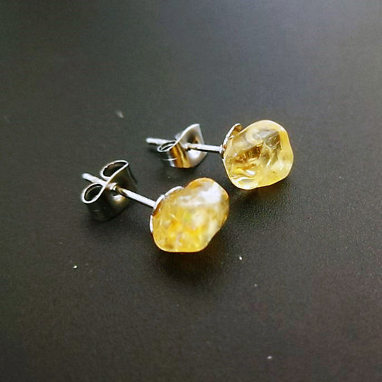 黄水晶 ( 天然石 ) ピアスイヤリング シルバートーン 黄色 不規則 ワイヤーサイズ: （20号）、1 ペア の画像