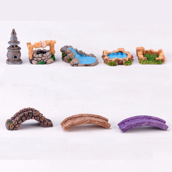 Imagen de Multicolor - Retro Courtyard Well Resin Micro Landscape Miniature Decoration 3.9x2.8cm, 1 Piece