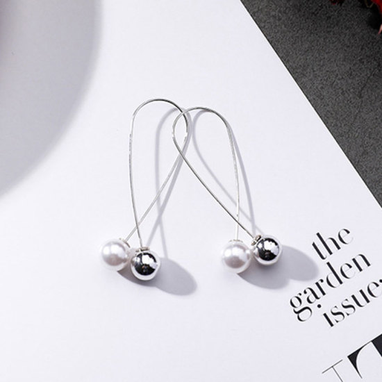 Image de Boucles d'Oreilles Argent Mat Blanc Géométrique Imitation Perles 55mm, 1 Paire