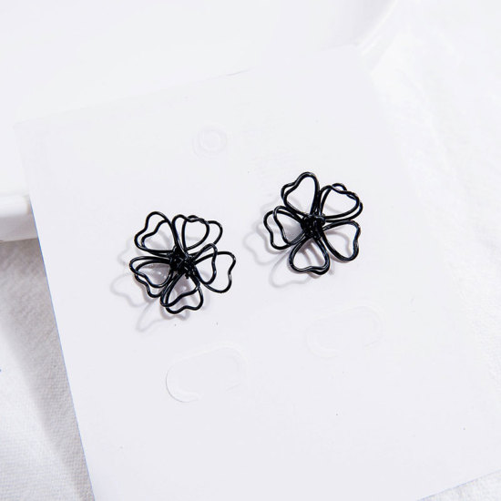 Picture of Ear Post Stud Earrings Black Flower 1 Pair