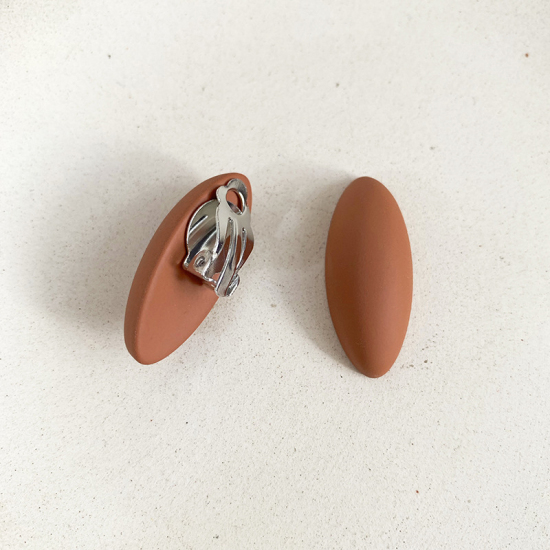 Image de Boucles d'Oreilles à Clip Brun Ovale Givré 28mm x 12mm, 1 Paire