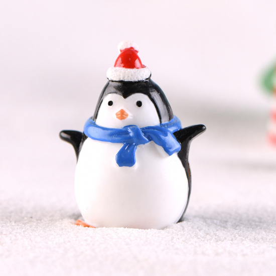 Image de Ornements en Résine Pingouin Animal Multicolore Chapeau de Noël 35mm x 28mm, 1 Pièce