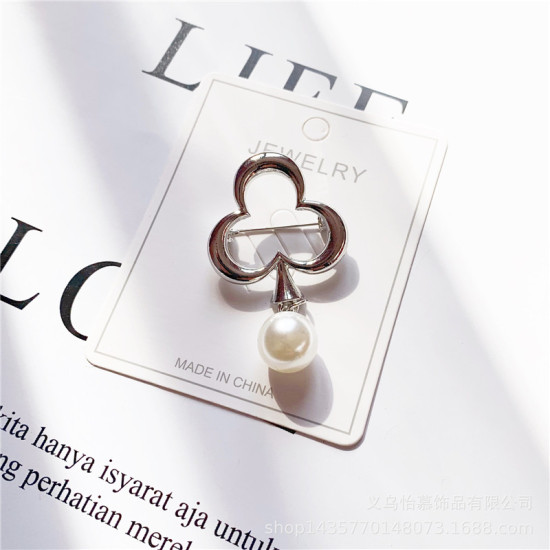 Image de Broche Epingle Fleur du Prunier Argent Mat Blanc Imitation Perles 50mm x 30mm, 1 Pièce