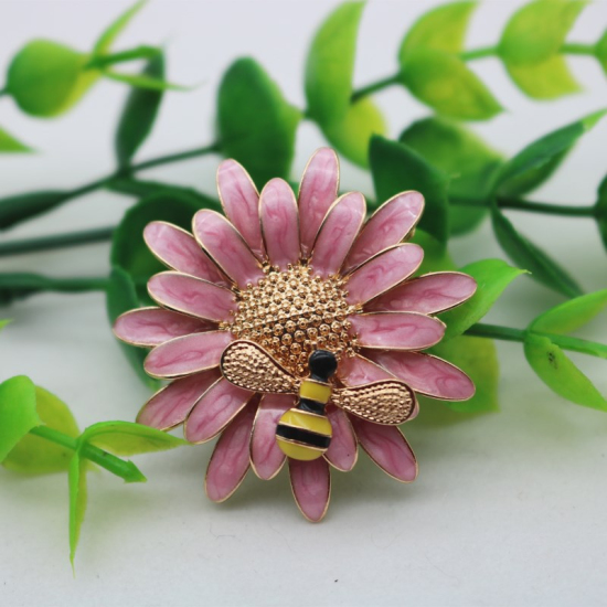 Picture of Pin Brooches Daisy Flower Bee Dark Pink Enamel 40mm x 40mm, 1 Piece