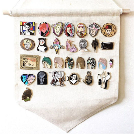 Imagen de Beige - Enamel Pin Wall Display Banner Display Pins Buttons and Lapels