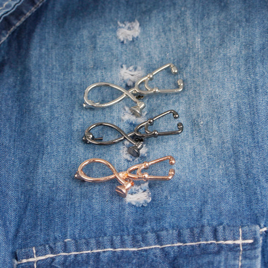 Imagen de Pin Broches Estetoscopio Tono de Plata 40mm x 21mm, 1 Unidad
