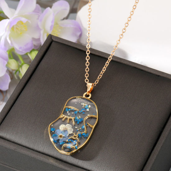 Picture of Resin Handmade Resin Jewelry Real Flower Pendant Necklace Gold Plated Blue Face Flower 50cm(19 5/8") long, 1 Piece