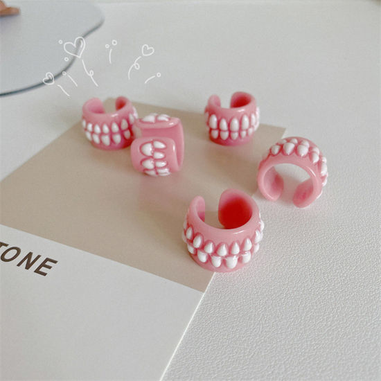 アクリル 可愛い かわいい キュート オープン リング 指輪 歯 ピンク 17mm (日本サイズ約13号)、 1 個 の画像