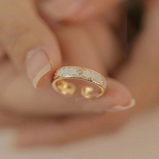 Bild von Königlicher Stil Offen Ring Vergoldet Weiß Emaille Wolke 17mm (US Größe 6.5), 1 Stück