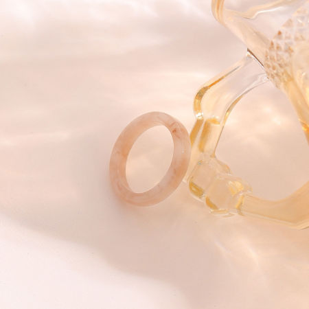 樹脂 レジン レトロ 調整不能 リング 指輪 白 17mm (日本サイズ約13号)、2 個 の画像