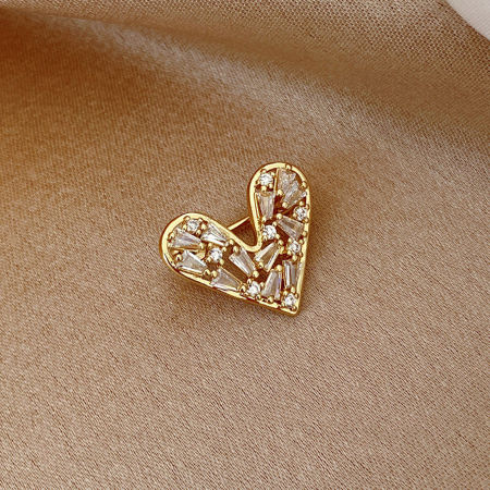 Image de Broche Epingle Élégant Cœur Doré à Strass Transparent 2cm x 1.7cm, 1 Pièce