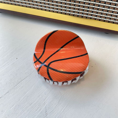 Image de 1 Pièce Pince Griffe à Cheveux en Acrylique Sport Orange Basketball 7.9cm x 7cm