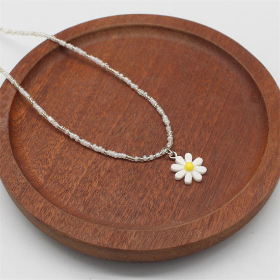 Picture of 1 Piece Lampwork Glass Pastoral Style Pendant Necklace White Daisy Flower Beaded 38cm(15") long