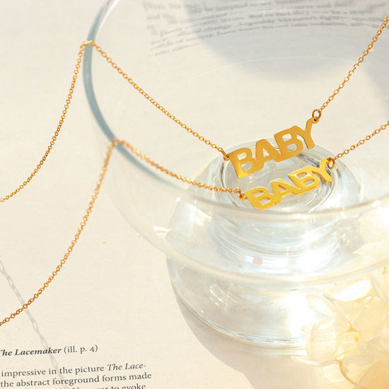 Imagen de 1 Unidad Enchapado al Vacío Sencillo & Casual Elegante 18K Oro Real Chapado 304 Acero Inoxidable Cable Cadena Cruz Mensaje " Bebé " Collar con Colgante Para Mujeres 40cm longitud