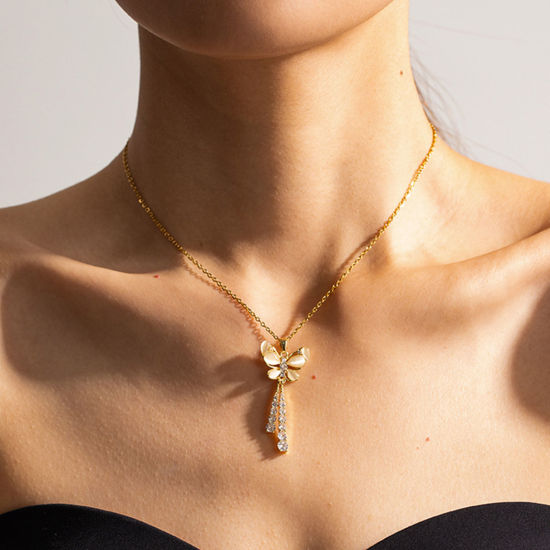 Image de Collier à Pendentif Chaîne Maille Cheval Élégant en 304 Acier Inoxydable & Zircon Placage Sous Vide Écologique À la Mode Plaqué Or Véritable 18K Franges Pompons Glands Papillons Pour Femmes Fête 39cm long, 1 Pièce