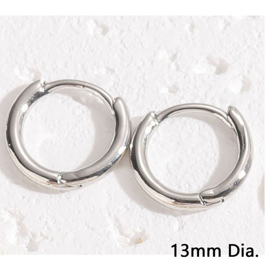 Immagine di 1 Paio Placcatura Sottovuoto Ecologica Squisito Semplice Vero Platino Placcato Ottone Anello Orecchini Circolari Per Donne Laurea 13mm Dia.