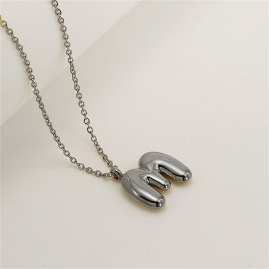 Immagine di 1 Pz Elegante Tono Argento 304 Acciaio Inossidabile Cavo Catena Lettera Maiuscola Messaggio " M " Collana con Ciondolo Unisex 45cm Lunghezza