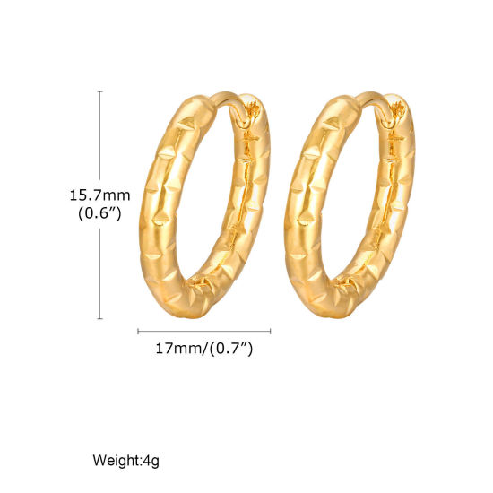 Изображение 1 Пара Простой & повседневный 18K позолоченный 304 Нержавеющая Сталь Круглые Текстура Серьги-кольца Для женщин 17мм x 15.7мм