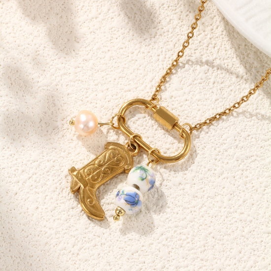 Изображение 1 ШТ Экологичное вакуумное PVD-покрытие Изысканный Западный ковбой Позолоченный Темно-персиковый Нержавеющая сталь 304 и натуральный жемчуг Кабельные Цепи Ботинок Ожерелье с подвеской Для женщин подарок 48см + 5см длина