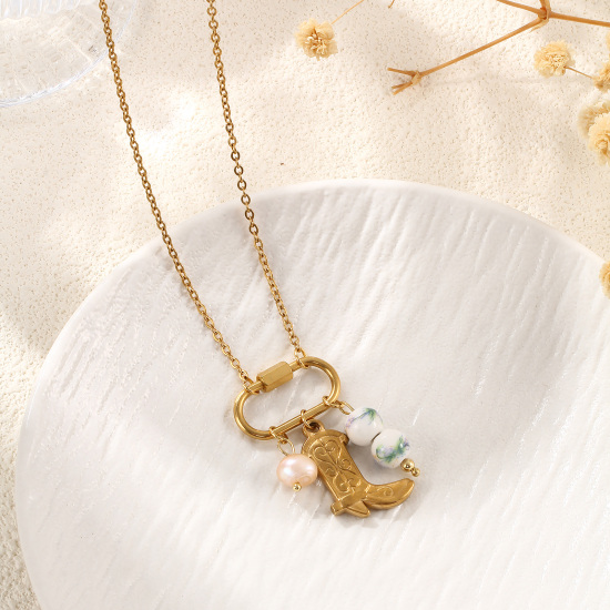 Изображение 1 ШТ Экологичное вакуумное PVD-покрытие Изысканный Западный ковбой Позолоченный Темно-персиковый Нержавеющая сталь 304 и натуральный жемчуг Кабельные Цепи Ботинок Ожерелье с подвеской Для женщин подарок 48см + 5см длина