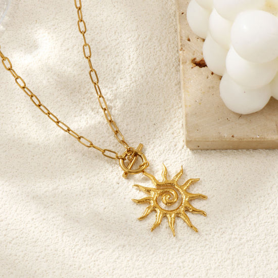 Immagine di 18K Vero Oro Placcato Catena a Graffetta Sole Collana con Ciondolo, 304 Acciaio Inossidabile 45cm, Per Donne, Spirale Galassia Retrò Regalo, Placcatura Sottovuoto PVD Ecologica, 1 Pz