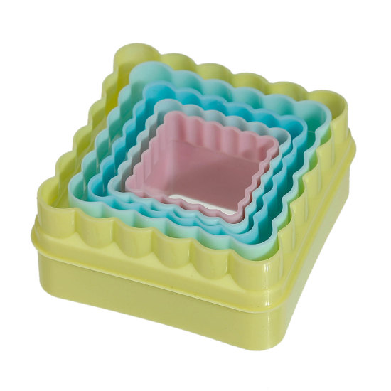 Picture of Plastic Baking Tools Cookie Cake Mold At Random Mixed Square 8cm x8cm(3 1/8" x3 1/8") - 4cm x4cm(1 5/8" x1 5/8"), 1 Set(5 PCs/Set)