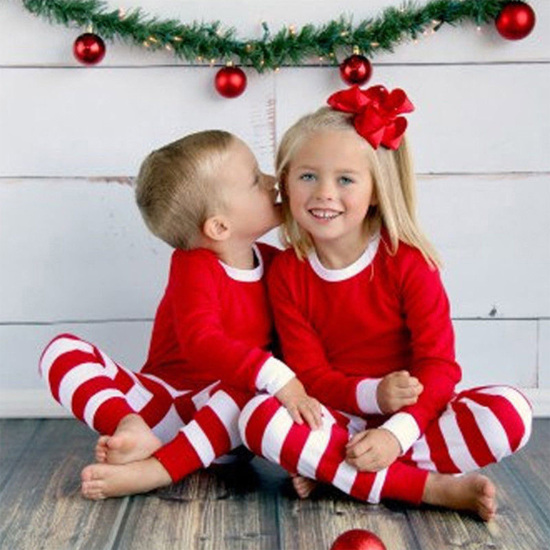 綿 クリスマス ファミリーマッチング寝間着ナイトウェアパジャマセット 赤 縞模様 お子様に適しています 5歳  1 セット の画像