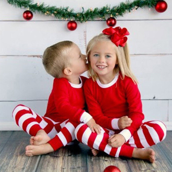 Image de Ensemble de Pyjamas Assortis en Coton pour la Famille de Noël à Rayures Rouges pour Hommes Taille L, 1 Kit