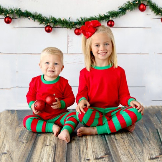 綿 クリスマス ファミリーマッチング寝間着ナイトウェアパジャマセット レッド + 緑 縞模様 お子様に適しています 5歳  1 セット の画像